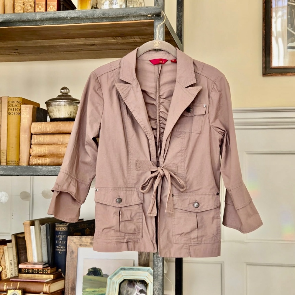 G.I.L.I. stylish khaki Jacket or Blazer with pockets, ruching and tie front. o/s
